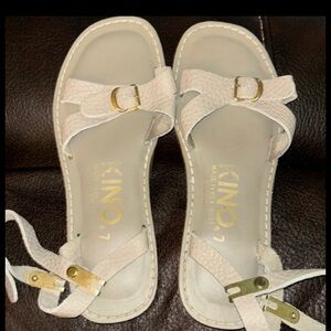 Kino Leather Strap Sandals size 7 like new. Never worn